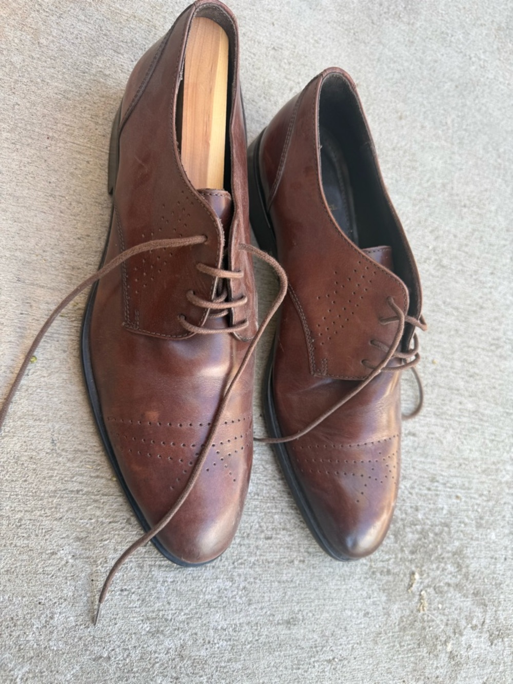 Bruno Magli Brown Leather Lace-Up Derbys